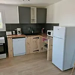 假日公园 比内亚马雷酒店