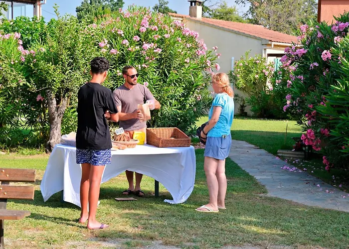 比内亚马雷酒店 3* 波吉奥· 梅扎纳